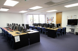 オークランド　WHに適した学校
